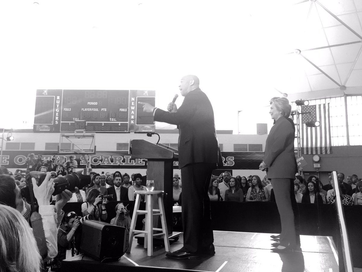 oh my god twitter doesn’t include alt text from images in their API