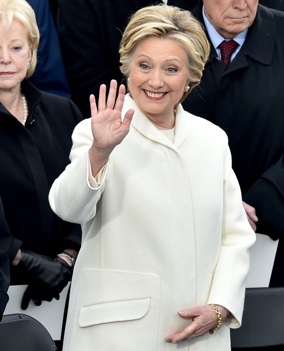 oh my god twitter doesn’t include alt text from images in their API