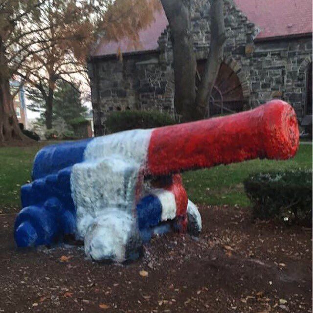 oh my god twitter doesn’t include alt text from images in their API