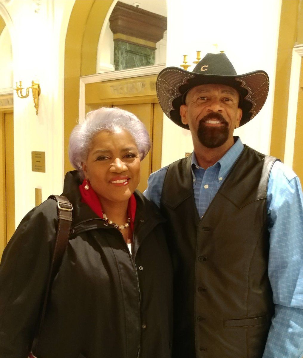 oh my god twitter doesn’t include alt text from images in their API