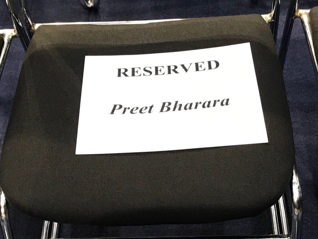 oh my god twitter doesn’t include alt text from images in their API