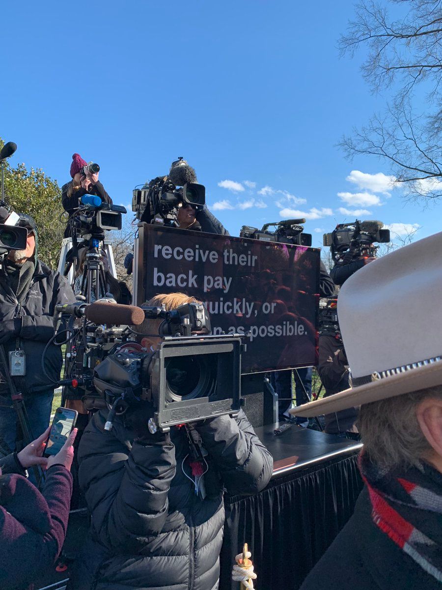 oh my god twitter doesn’t include alt text from images in their API