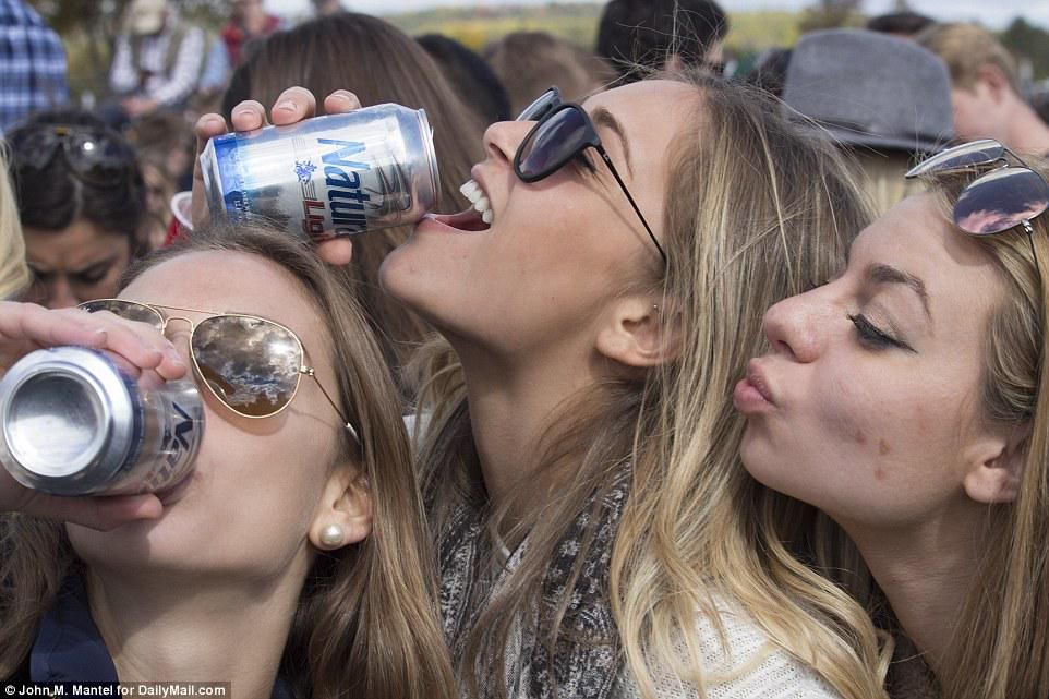 oh my god twitter doesn’t include alt text from images in their API